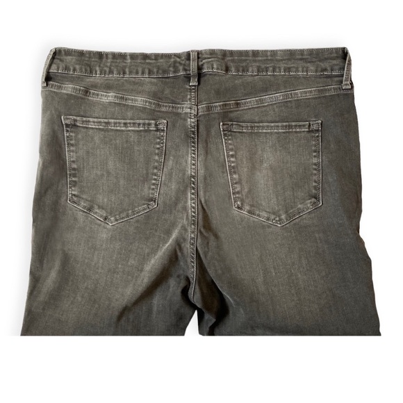 Old Navy High-Rise Rockstar Skinny Jeans - Picture 8 of 11